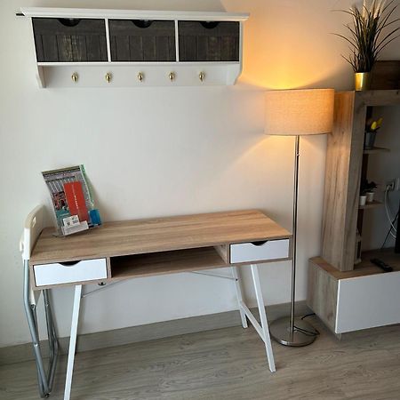 Apartamento Totalmente Reformado Con Piscina Y Jardines Al Lado De La Playa De La Carihuela Torremolinos Esterno foto