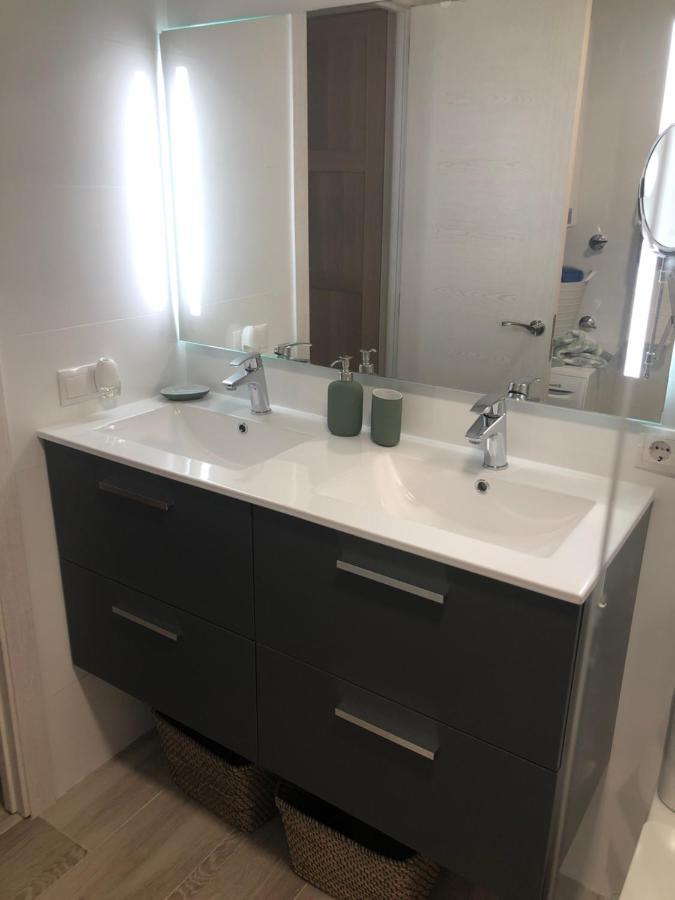 Apartamento Totalmente Reformado Con Piscina Y Jardines Al Lado De La Playa De La Carihuela Torremolinos Esterno foto