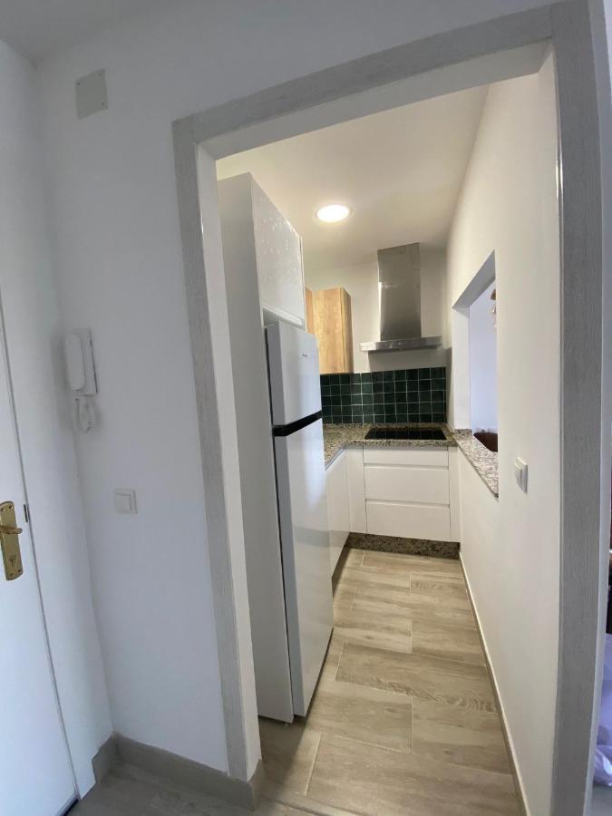 Apartamento Totalmente Reformado Con Piscina Y Jardines Al Lado De La Playa De La Carihuela Torremolinos Esterno foto