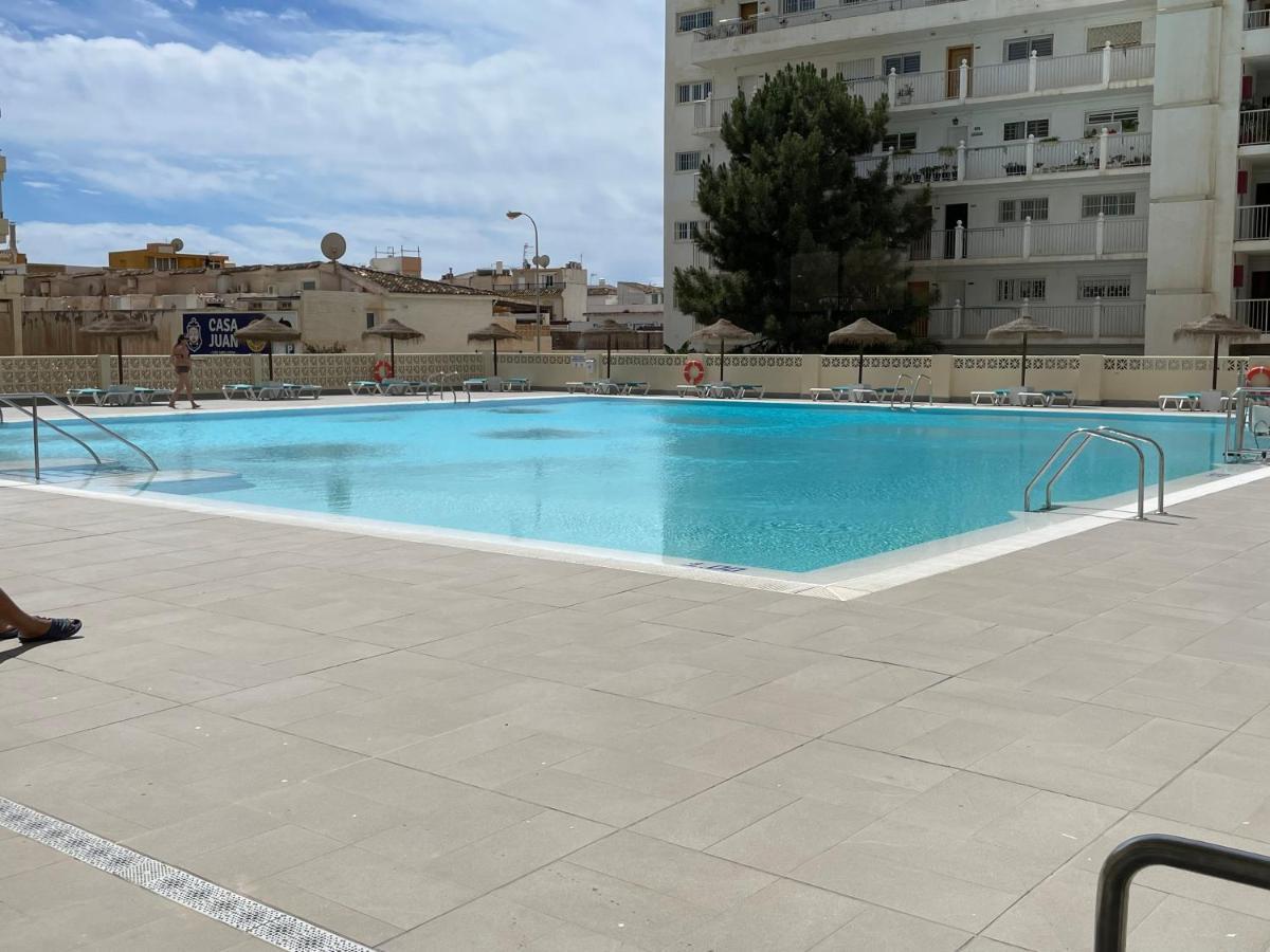 Apartamento Totalmente Reformado Con Piscina Y Jardines Al Lado De La Playa De La Carihuela Torremolinos Esterno foto
