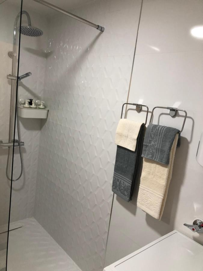 Apartamento Totalmente Reformado Con Piscina Y Jardines Al Lado De La Playa De La Carihuela Torremolinos Esterno foto