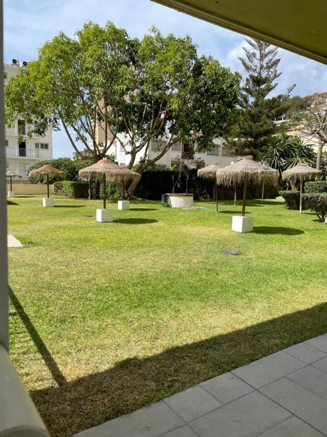 Apartamento Totalmente Reformado Con Piscina Y Jardines Al Lado De La Playa De La Carihuela Torremolinos Esterno foto