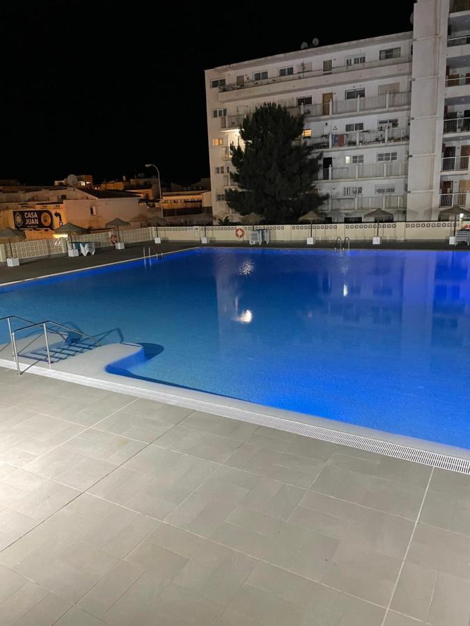 Apartamento Totalmente Reformado Con Piscina Y Jardines Al Lado De La Playa De La Carihuela Torremolinos Esterno foto