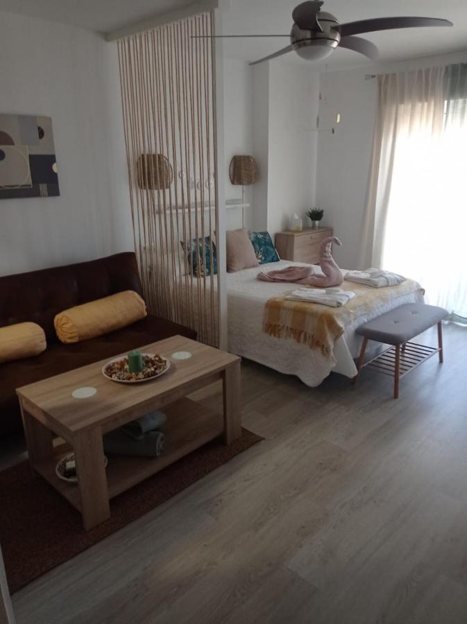 Apartamento Totalmente Reformado Con Piscina Y Jardines Al Lado De La Playa De La Carihuela Torremolinos Esterno foto