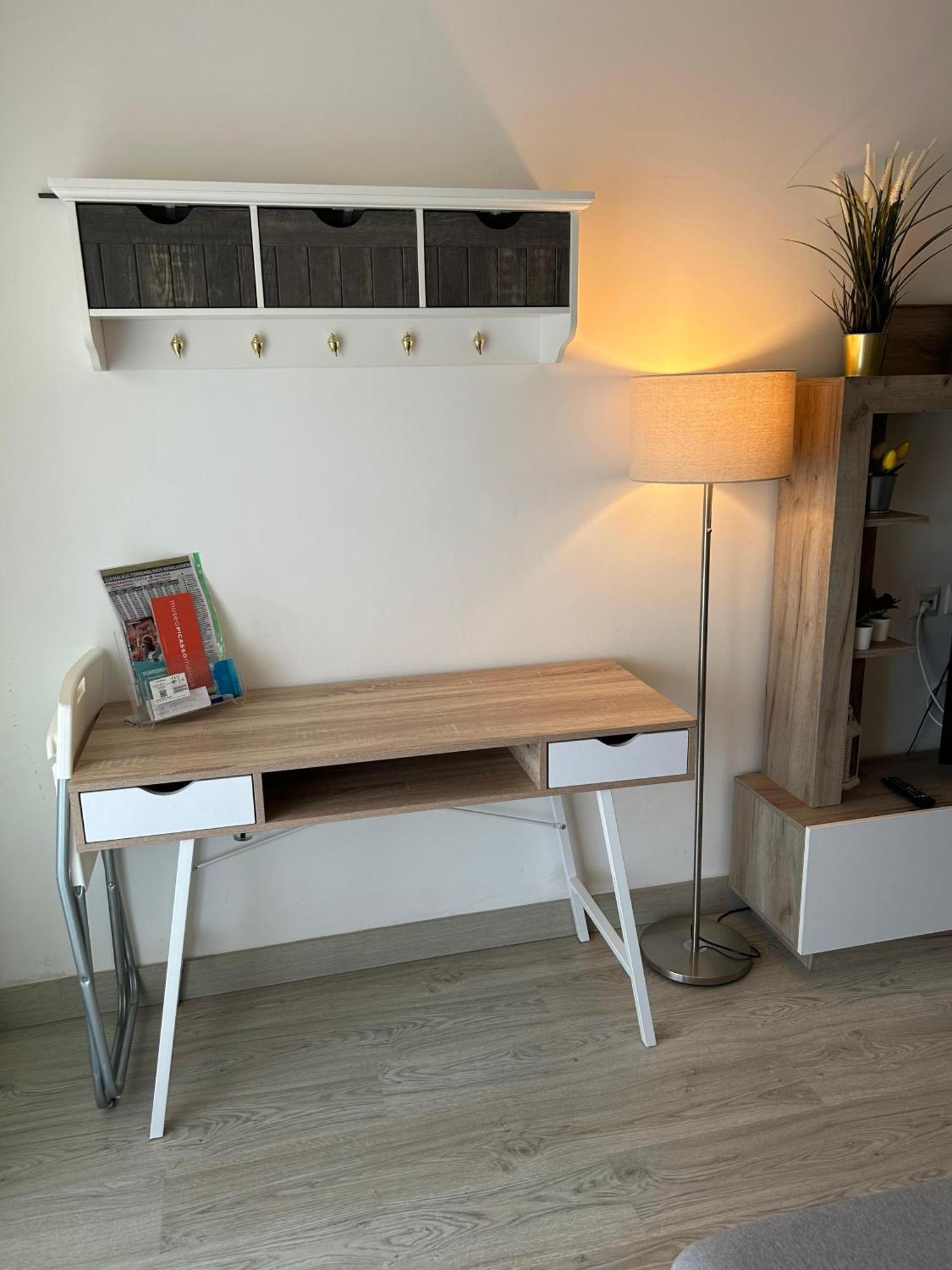Apartamento Totalmente Reformado Con Piscina Y Jardines Al Lado De La Playa De La Carihuela Torremolinos Esterno foto